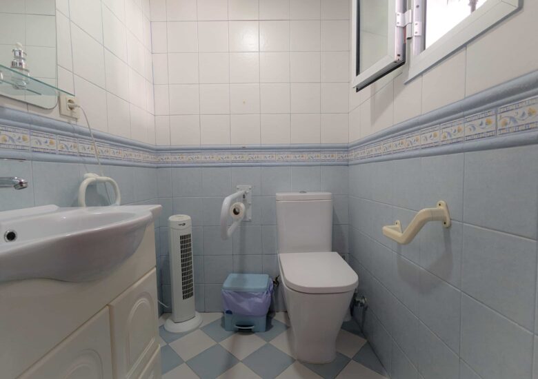 PXL_20251004_090248445-min