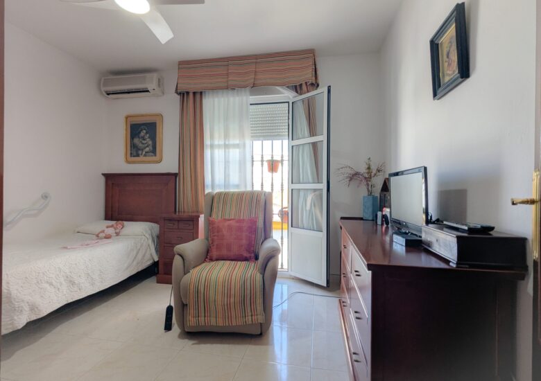 PXL_20251004_092316491-min