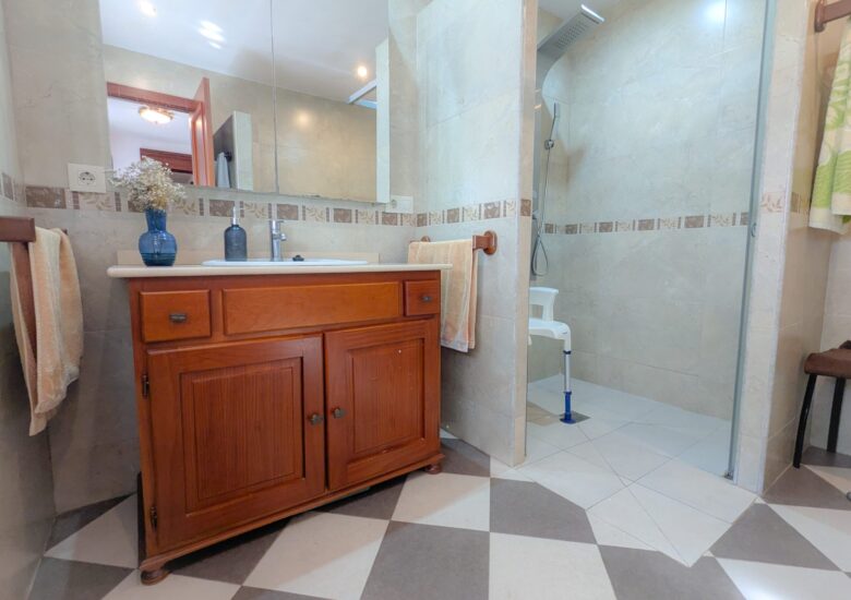 PXL_20251004_092637844-min