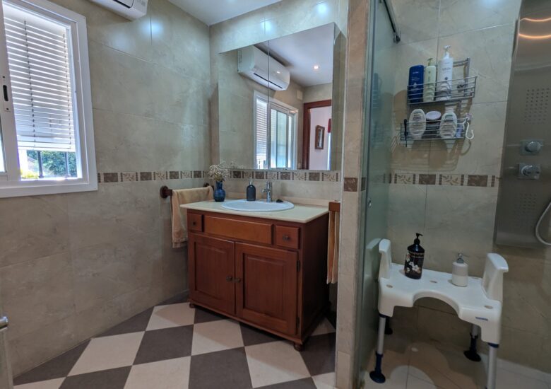 PXL_20251004_092700778-min