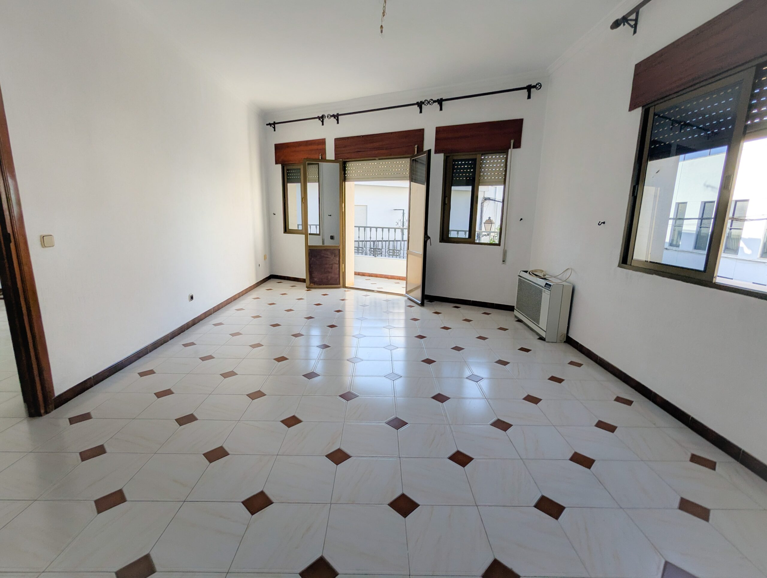 PXL_20250915_160923534-min