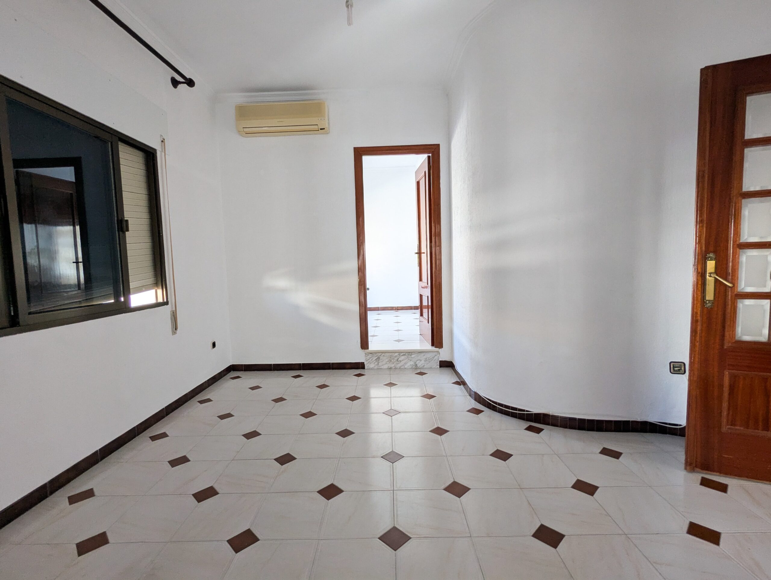 PXL_20250915_161027259-min