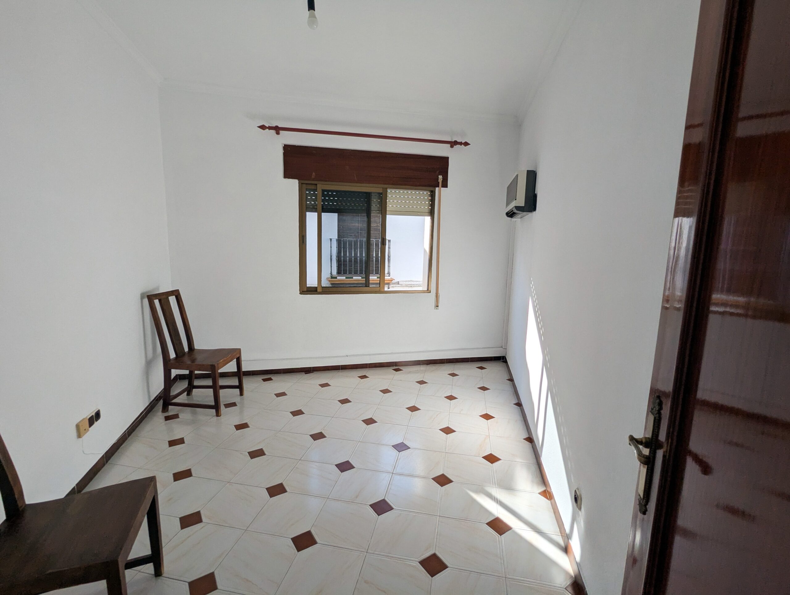 PXL_20250915_161124196-min