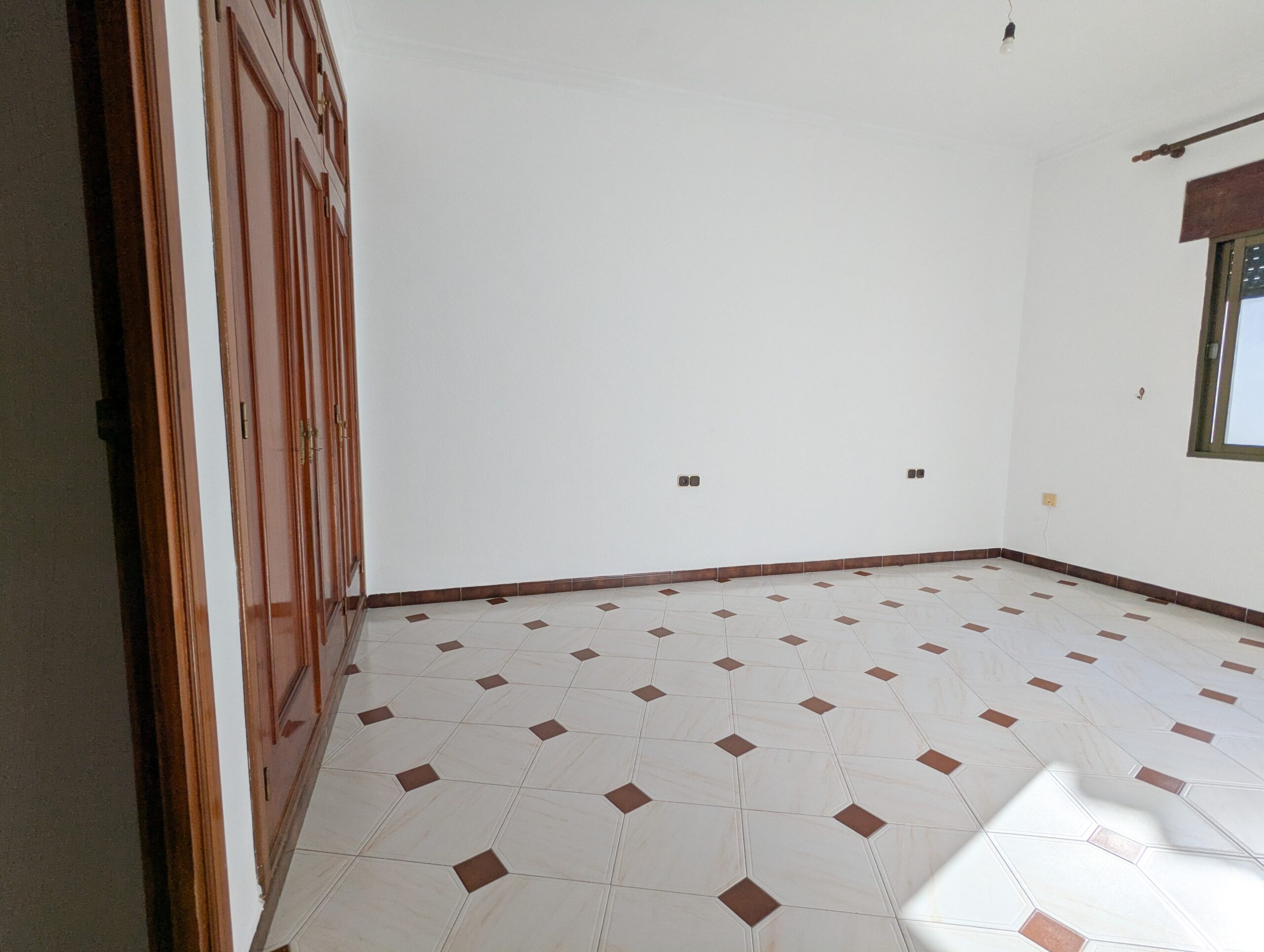 PXL_20250915_161159109-min