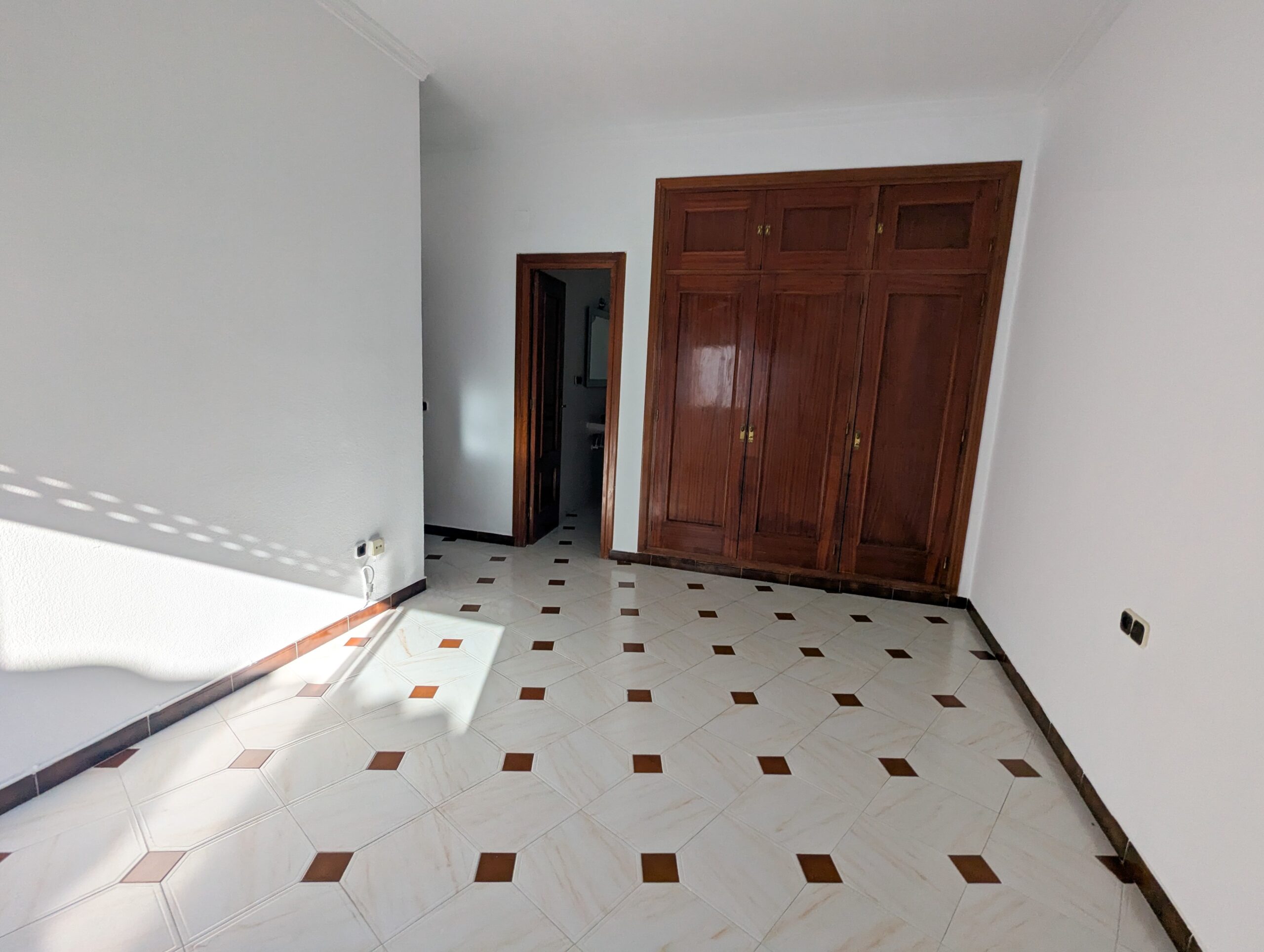 PXL_20250915_161209905-min