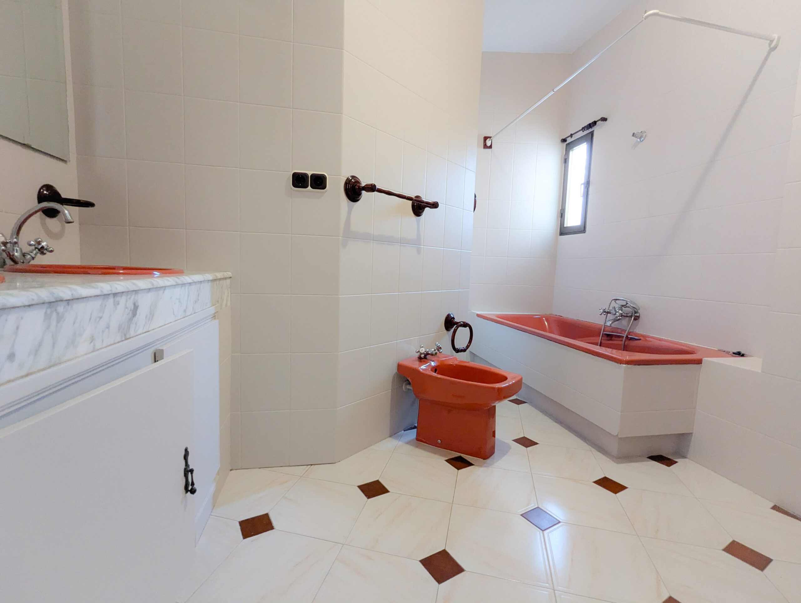 PXL_20250915_161342193-min