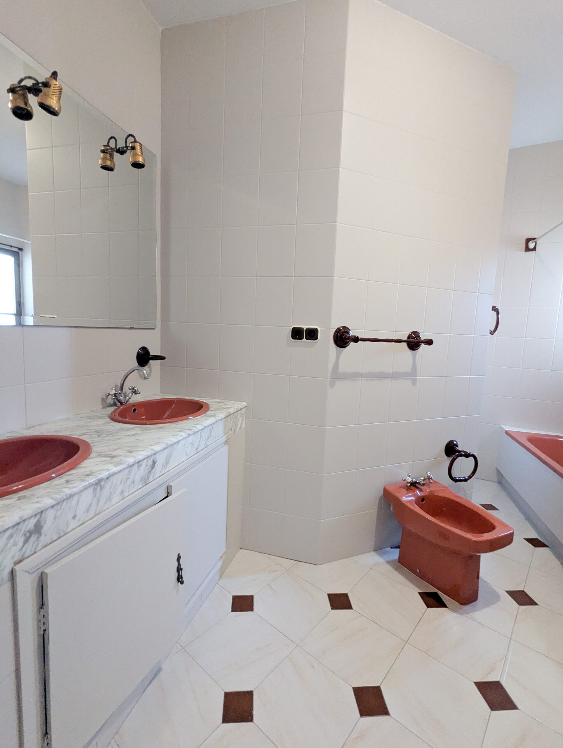 PXL_20250915_161352139-min