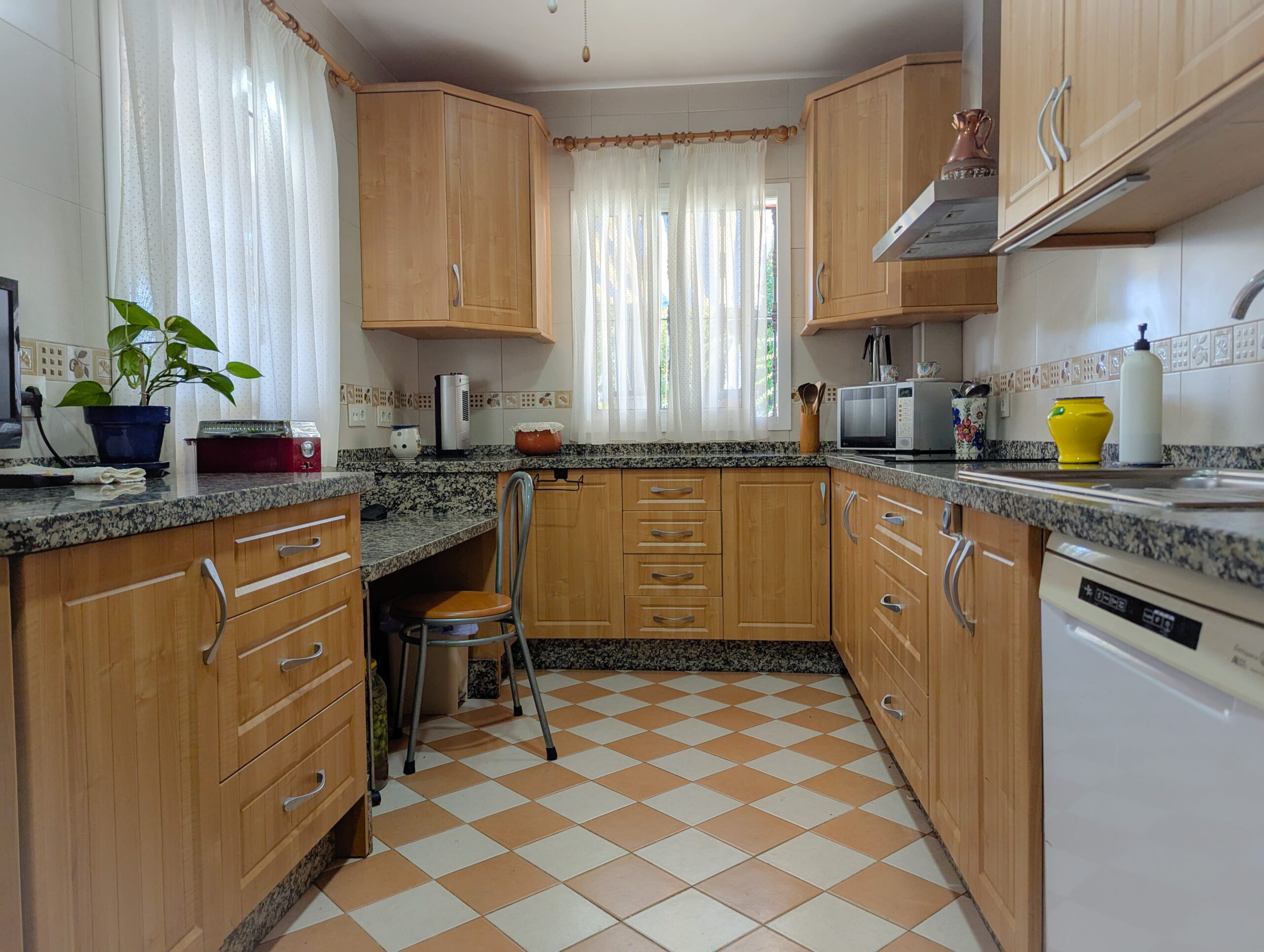 PXL_20251004_090428049-min