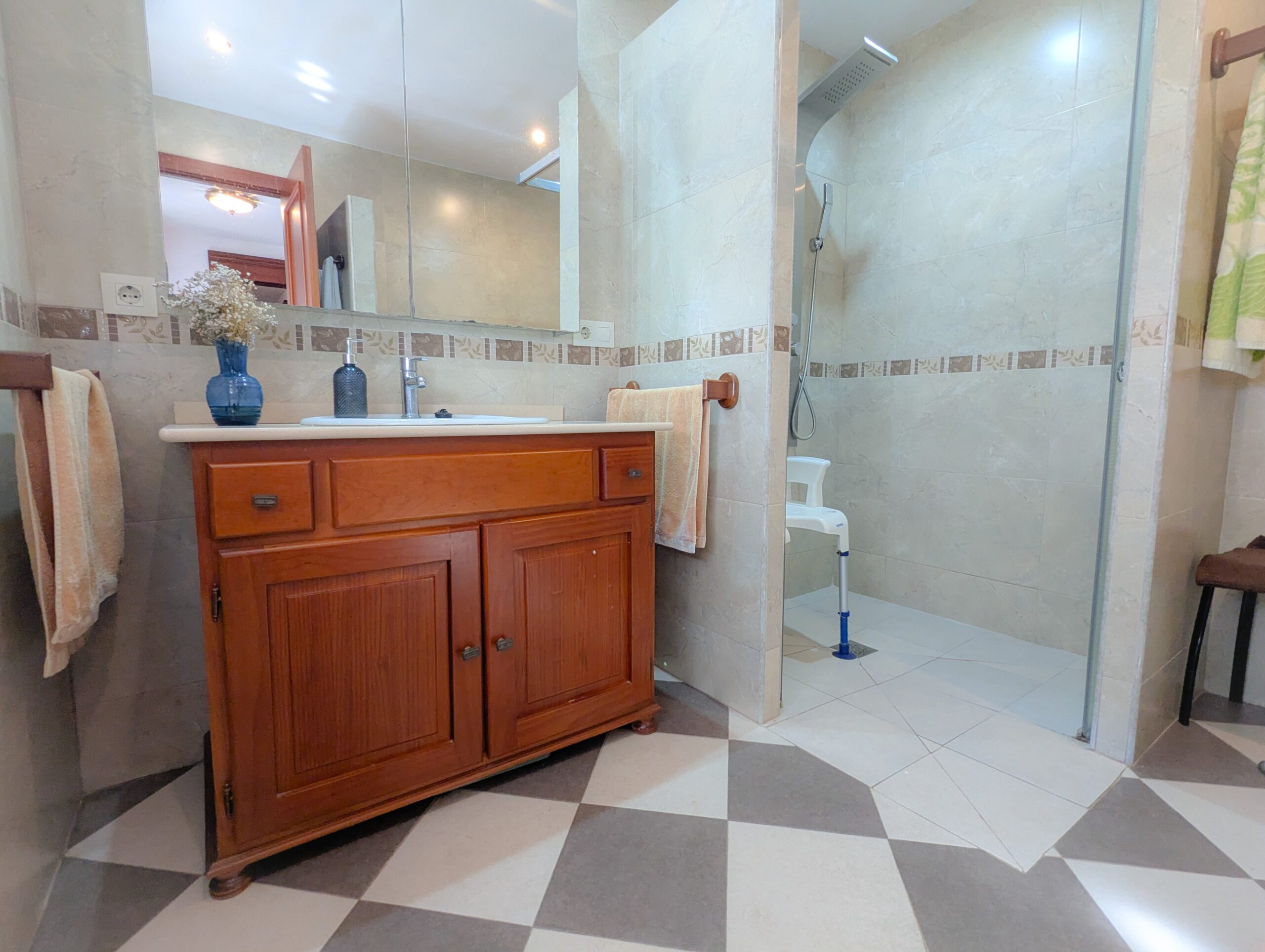 PXL_20251004_092637844-min